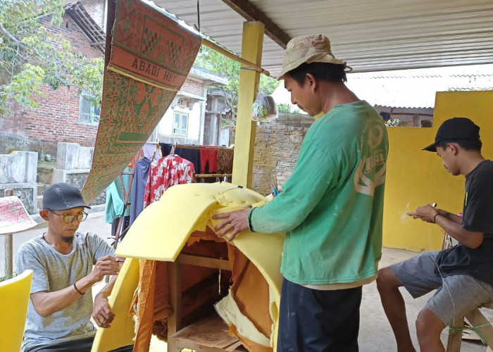BJ Kostum Temanggung, Industri Rumahan Pengrajin Kostum Kesenian yang Dilirik Laku Hingga Luar Jawa