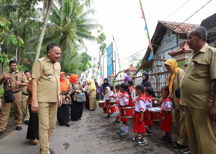 Bupati Purworejo Saba Desa Sasar Wilayah Bayan