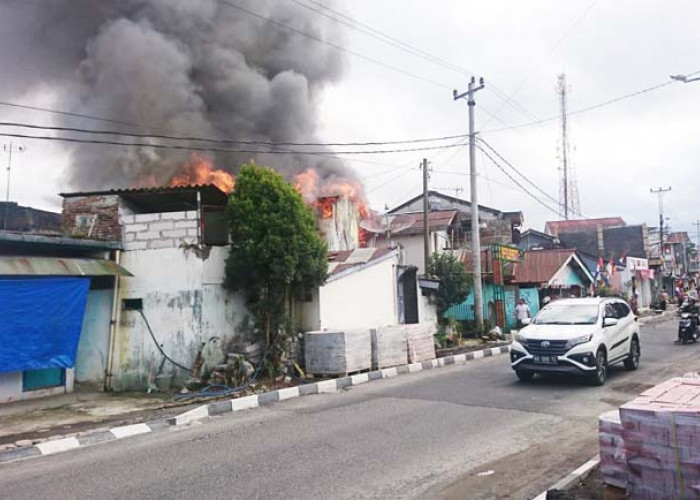 Empat Rumah di Wonosobo Terbakar, Diduga Kaget Satu Meninggal Dunia