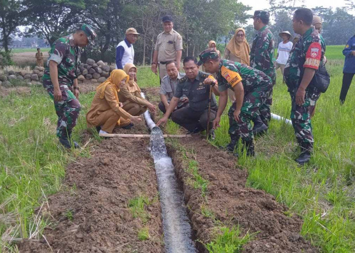 Dorong Produktivitas Petani, Kementan Sinergi dengan TNI Dukung Pompanisasi di Karanganyar 