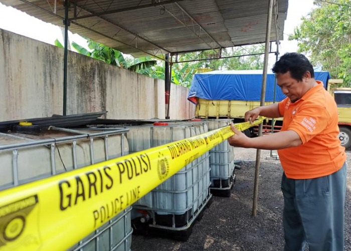 Duh! Dua Pria di Temanggung Ketahuan Timbun 8.000 Liter Solar Bersubsidi 