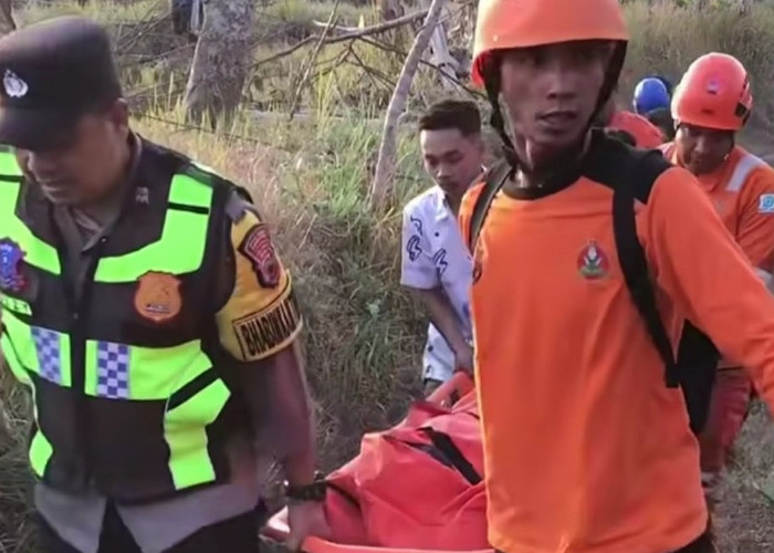 Cari Ikan di Kali Tumpuk Temanggung, Warga Tewas Tertimpa Batu Saat Bersihkan Sampah