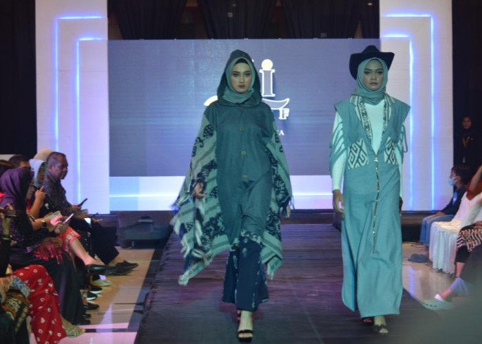 Geliatkan Kembali Dunia Fashion dan UMKM, Belasan Desainer Unjuk Karya dalam PMFD 2022