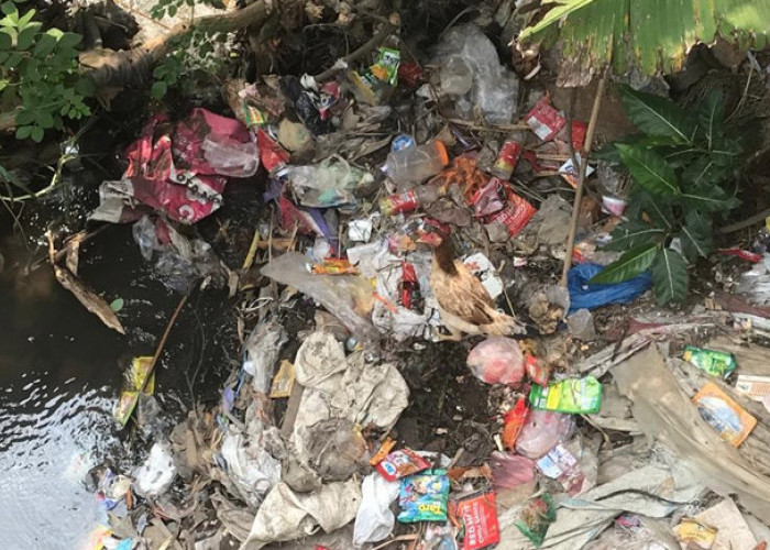 Sampah di Sungai Kalibening Tak Kunjung Ditindaklanjuti