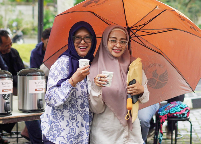 Untidar Magelang Bagikan Kopi Gratis untuk Pendamping Peserta UTBK