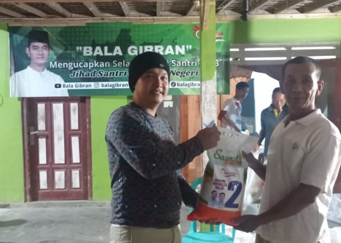 Relawan Bala Gibran Kabupaten Magelang Bagikan Paket Sembako, Fokus pada Kerja Nyata untuk Masyarakat
