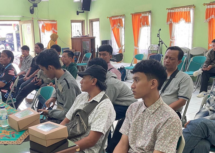 Ubah Hobi Jadi Bisnis, Belasan Anak Muda Kota Magelang Dilatih Budidaya Ikan Mas Koki