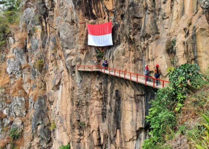 Wisata Alam Gumuk Reco Semarang Sajikan Keseruan Memacu Adrenalin dengan Melewati Jembatan Tebing