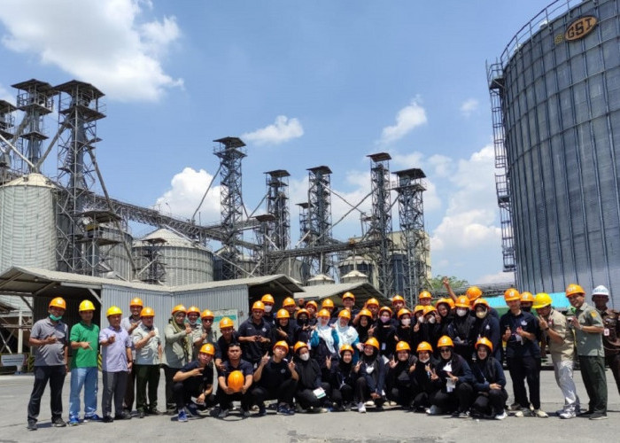 Pelatihan Formulasi Pakan bagi mahasiswa Politeknik Pembangunan Pertanian Yogyakarta Magelang 