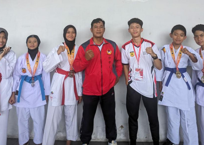 SMP Mutual Kota Magelang Raih 5 Medali di Ajang International Karate Championship