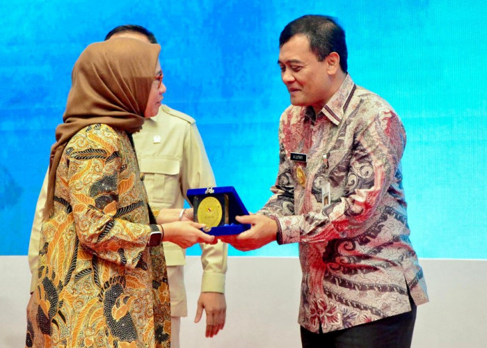 Jawa Tengah Berhasil Pangkas Struktur Birokrasi, Menpan RB Puji Kepemimpinan Gubernur Ahmad Luthfi