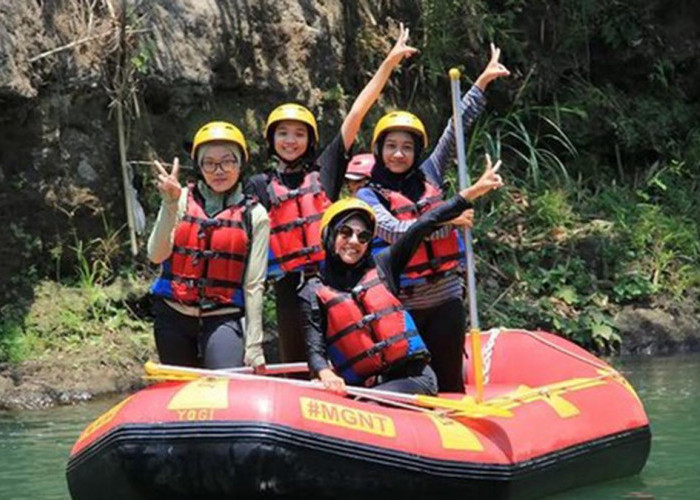 Keceriaan dan tantangan rafting di Magelang