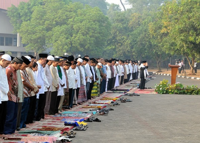 Shalat Jumat Boleh di Lapangan, Ini Dalilnya!