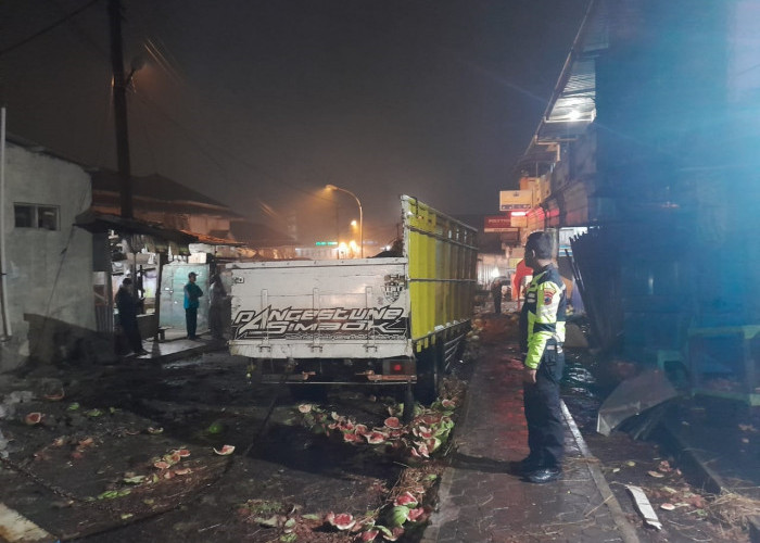 Truk Semangka 6 Ton Kecelakaan di Wonosobo, Diduga Akibat Rem Blong