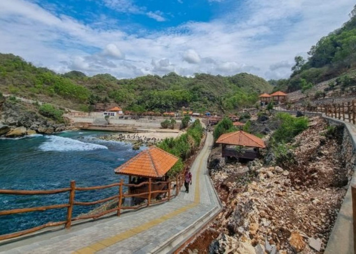 Viral! Pantai Klotok Di Wonogir Ramaii Diserbu Wisatawan