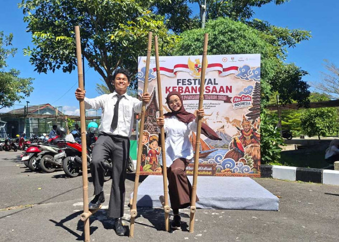 Asyiknya Pelajar Magelang Main Egrang, Trik Seru BPIP Cegah Kecanduan Gawai