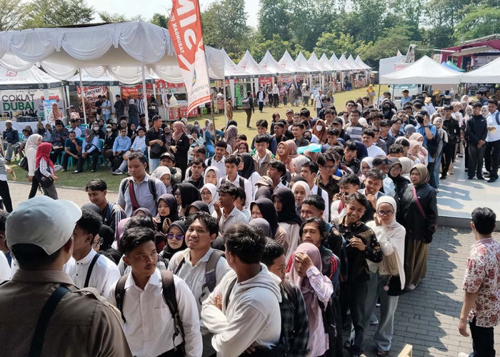 Korban PHK Berusia 40 Tahun, Ikut Antre Job Fair 3.717 Lowongan di Kabupaten Magelang