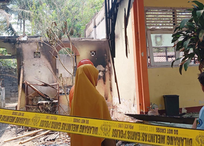 Imbas Kebakaran, Siswa SMPN 1 Tegalrejo Terpaksa Pindah Belajar ke Aula