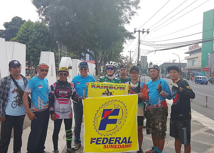 Kayuh Sepeda 8.000 Kilometer dari Iran, Arezoo Eskandari Tiba di Magelang Bawa Pesan Damai