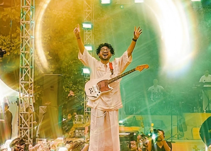 Lagu hits Kunto Aji penyanyi Indonesia yang banyak menyentuh penggemar