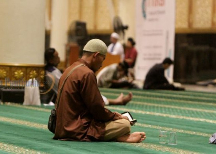 Meneladani Puasa Rasulullah, Beriktikaf di Sepuluh Hari Terakhir Bulan Ramadhan