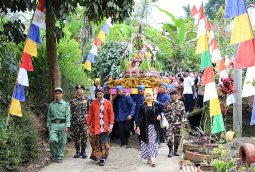 Kirab Budaya Meriahkan Merti Desa Gunung Condong