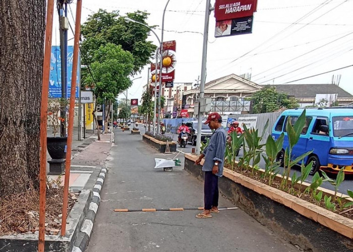 Penarik Becak Keluhkan Pita Kejut di Jalur Sepeda, Dishub Kota Magelang Jelaskan Alasannya