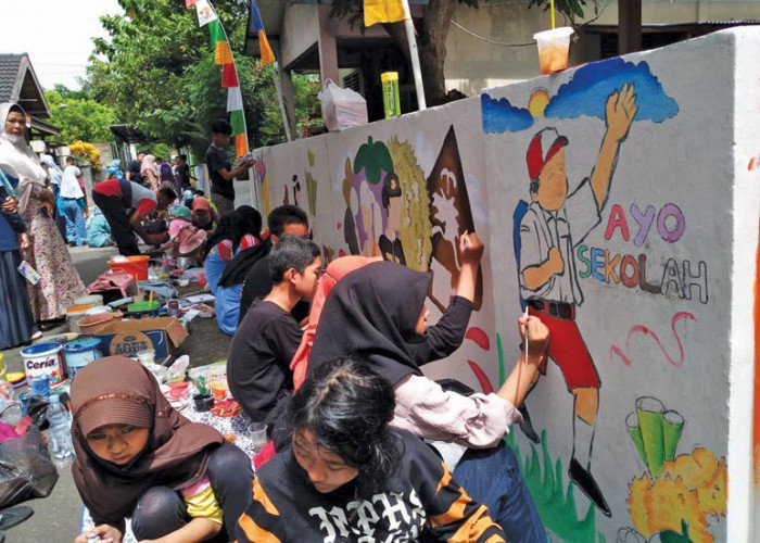 Seratusan Siswa dari Berbagai Sekolah Adu Mewarnai dan Mural di SDN Ngupasan