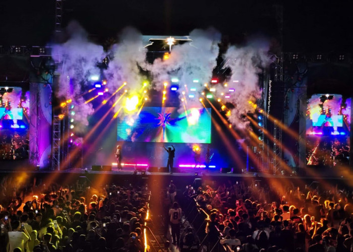 Ribuan Penonton Padati Konser ARTOPIA Vol. 1 di Artos Mall Magelang 