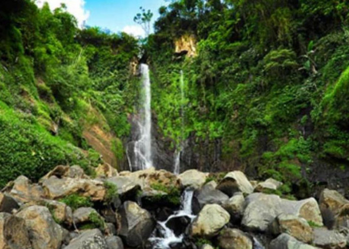 3 Rekomendasi Curug Tersembunyi di Magelang yang Wajib Dikunjungi