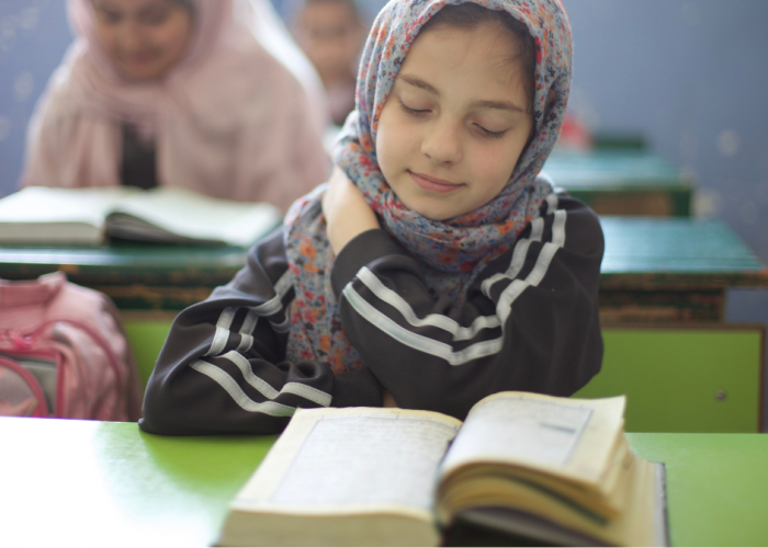 10 Manfaat Ini Akan Kamu Dapatkan Ketika Rutin Membaca Al-Qur'an Setiap Hari