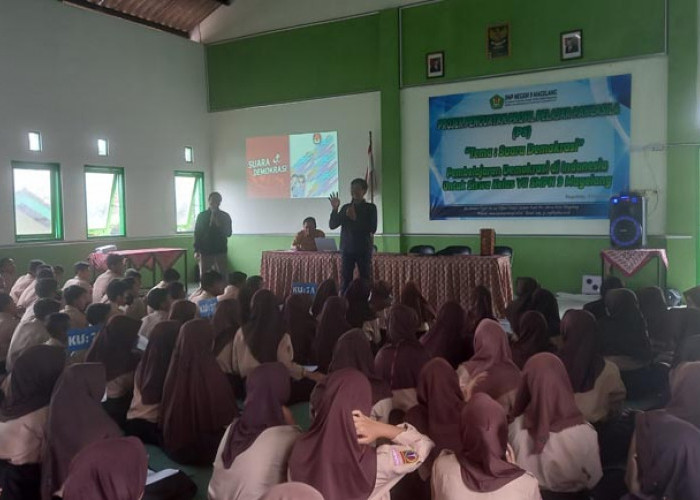 KPU Ajak Siswa SMP di Magelang Cerdas dan Cermat Berdemokrasi