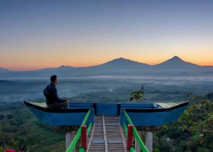 Mengagumkan! Punthuk Kendil Menjadi Spot Melihat Keindahan Sunrise di Magelang