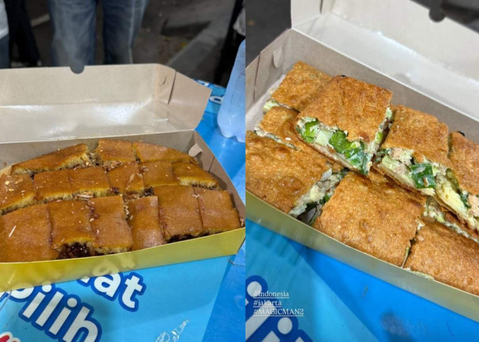 Jackskn Wang mencoba martabak manis dan asin saat berada di Blok M