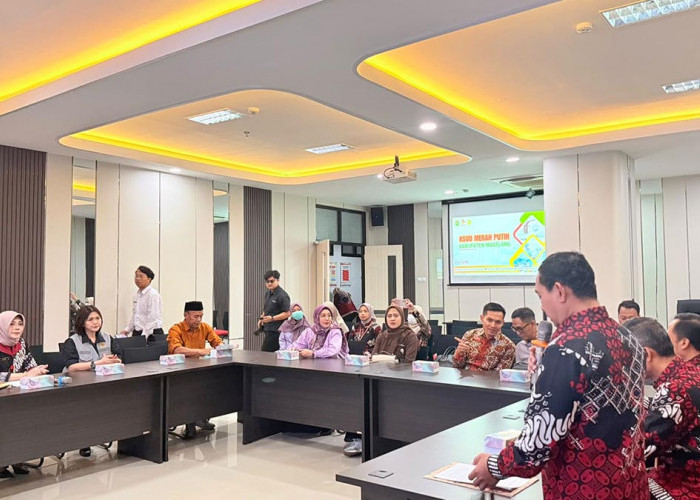 Jenguk Korban Keracunan Es Buah di RSUD Merah Putih, Vita Ervina dan BPJS Ketenagakerjaan Beri Dukungan Penuh