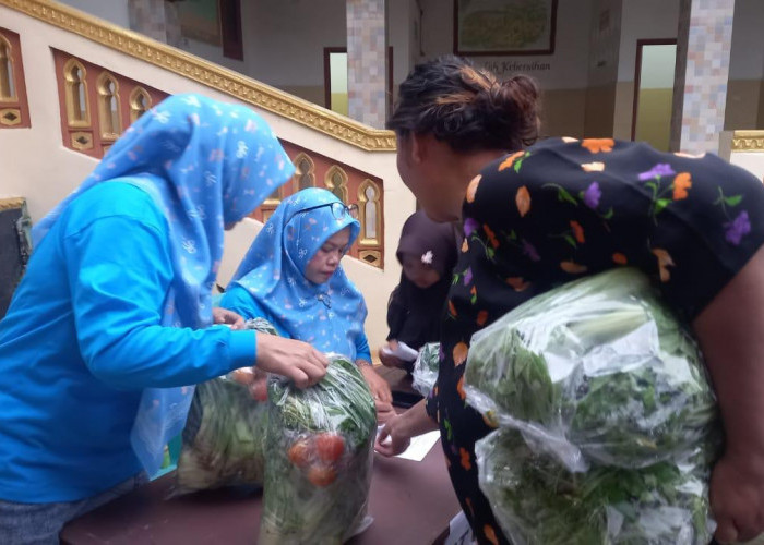 Harga Sayur Melonjak, Warga Perumahan Purna Bakti Magelang Malah Dapat Sayur Gratis
