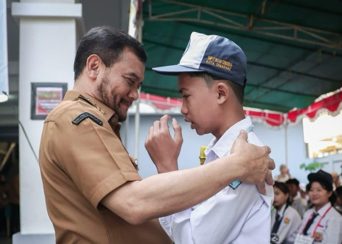 Anak Pengemudi Ojek Gagal Masuk SMA Negeri, Kini Sekolah Gratis Lewat Program Sekolah Kemitraan Jateng