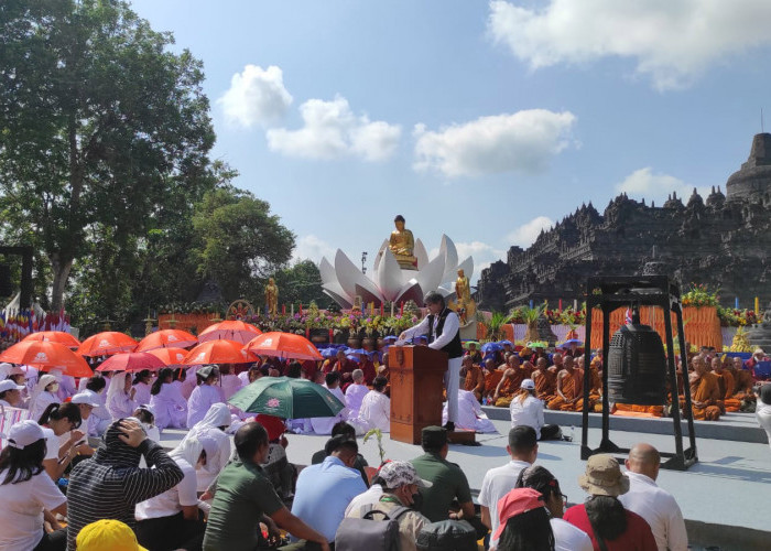 Perayaan Waisak, Umat Buddha Jalan Kaki dari Mendut ke Borobudur