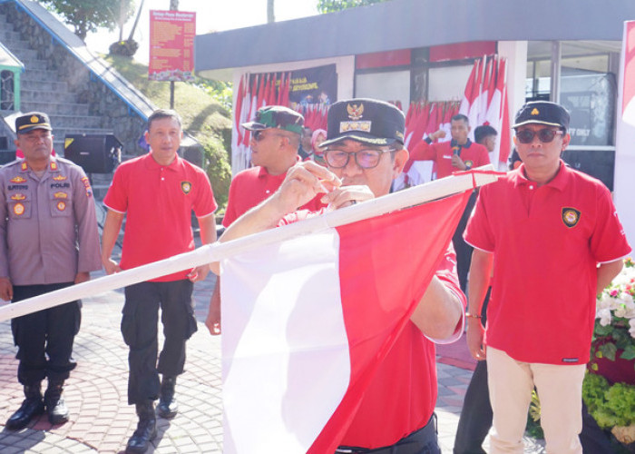 Pemkab Magelang Bagikan 10 Juta Bendera Merah Putih, Semarakkan HUT RI ke-79