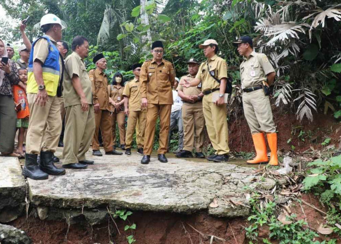 Wabup Purworejo Minta Penanganan Cepat Tanah Bergerak di Bruno: 'Kalau Nunggu 2026 Bisa Tambah Parah'