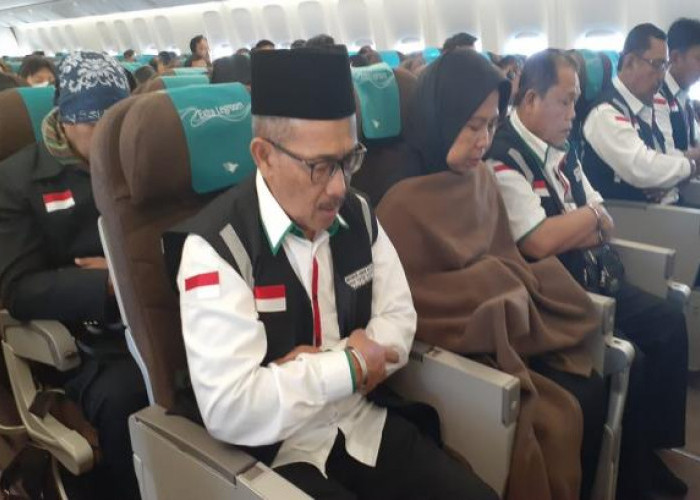 Bagaimana Hukum dan Cara Shalat di Atas Kendaraan