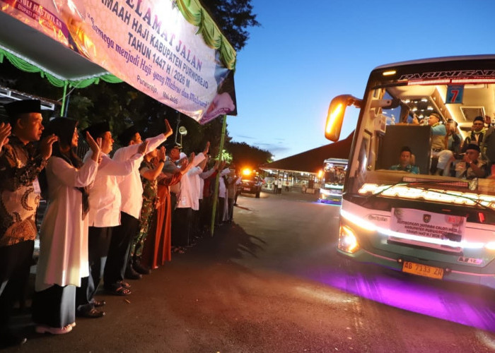 345 Calon Jemaah Haji Purworejo Berangkat ke Embarkasi YIA, Tangis Haru Iringi Pelepasan