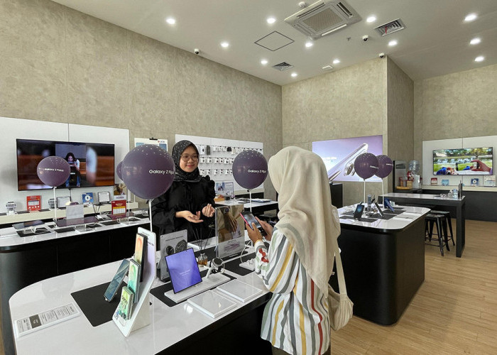 Galaxy Z Fold8 Laris Diburu Konsumen di Samsung Store Mall The Aloon-Alun Kota Magelang