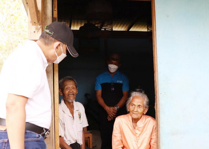 Rumah Mbah Parno ini Tak Berlistrik, Langsung Jadi Perhatian Pak Bupati 