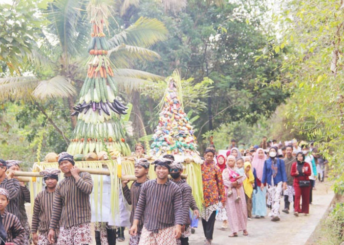 Merti Desa dan Pentas Kesenian Wujud Pelestarian Budaya di Desa Kenalan Kabupaten Magelang