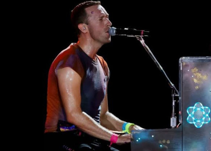 Ini Tanggapan Chris Martin Soal Aksi Penolakan dari PA 212 dan PAS