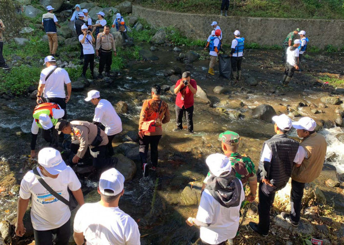 Sidak Sungai Serayu di Jengkol, BBWS Serayu Opak Kaget Lihat Sampah Menumpuk