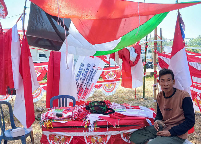 Toko Online Tawarkan Harga Lebih Murah, Pendapatan Pedagang Bendera di Kota Magelang Menurun