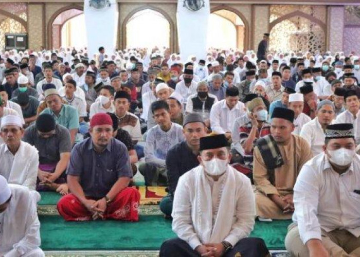 Dalil-dalil tentang Larangan yang Harus Ditinggalkan Ketika Melaksanakan Shalat Jumat