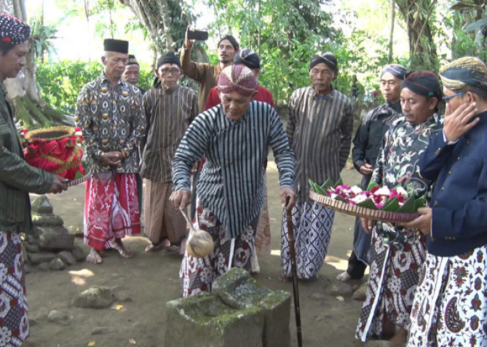  Tradisi Ruwat Pepunden, Penghormatan kepada Leluhur Dusun Tanggung di Temanggung